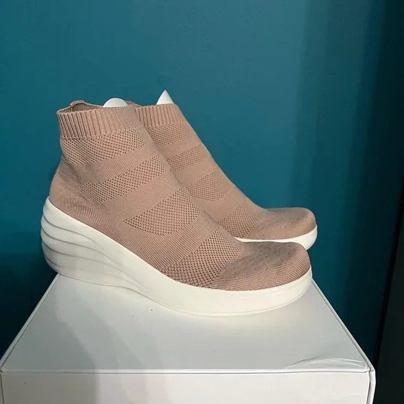 Brash Echo Blush Sneaker Booties - Size 7 - Picture 1 of 5